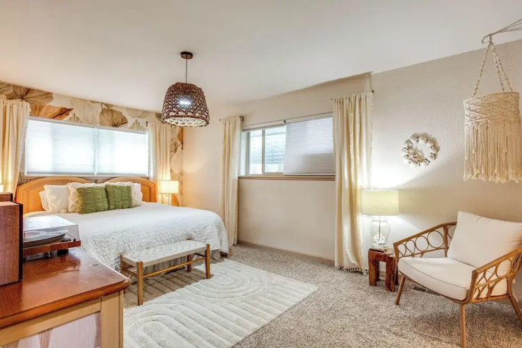 Lake Spanaway Retreat: Home w/ Private Beach!