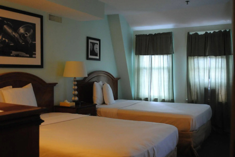 The Grenville Hotel and Restaurant