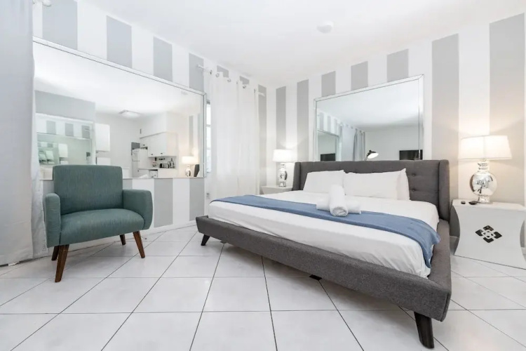 Collins Beach Apartments