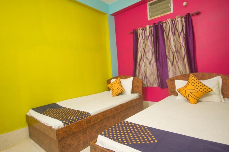 Standard Triple room