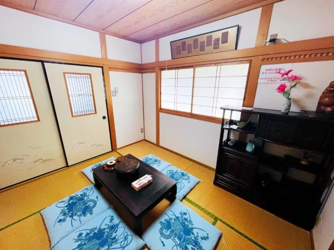 3 Bedrooms Cottage
