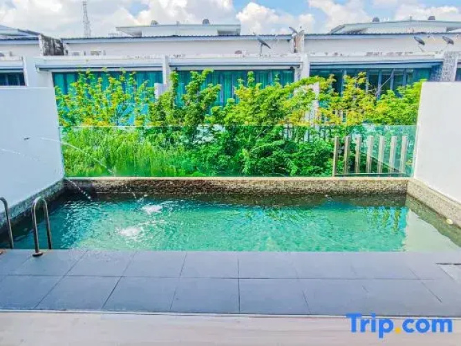 Private Pool Villa at Puchong by HCK