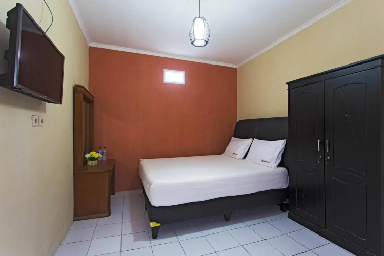 RedDoorz Pesanggrahan