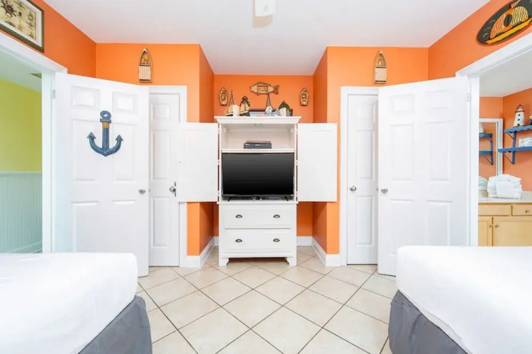 Phoenix X 616 2 Bedroom Condo