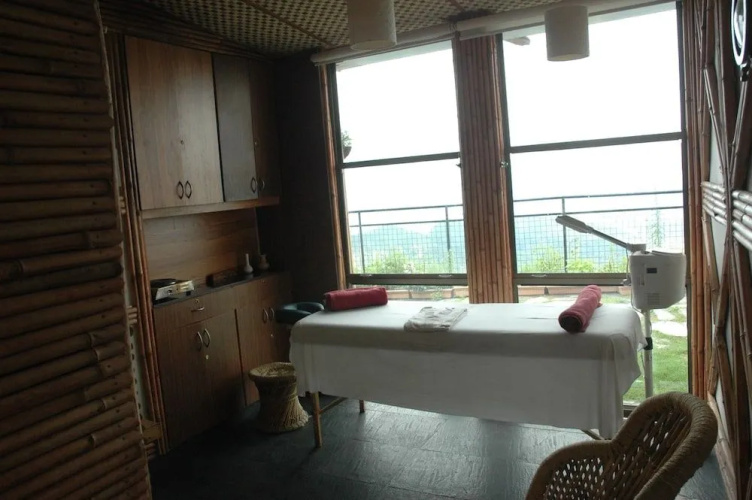 Aamod Resort - Shoghi