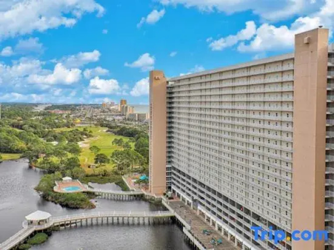 Laketown Wharf 316