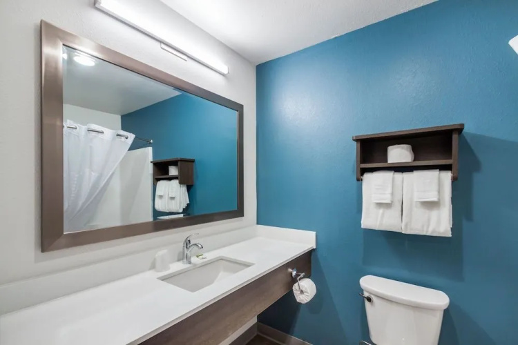 WoodSpring Suites Chicago Addison