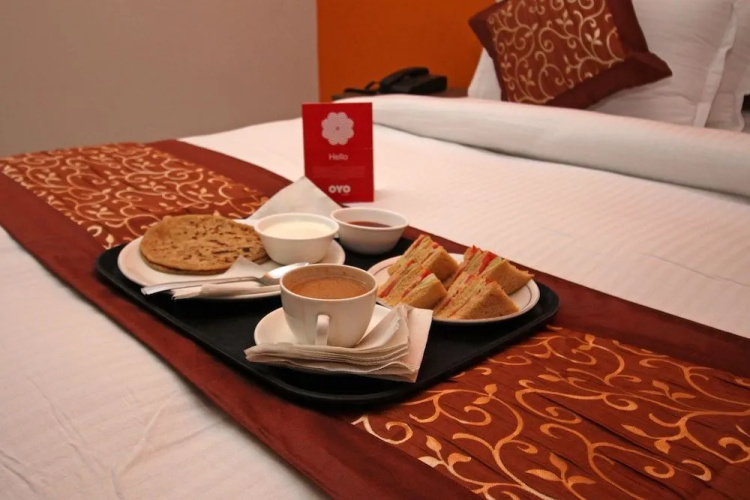 OYO 9075 Petals Inn
