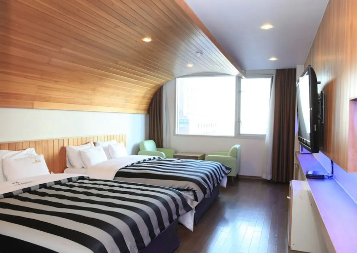 Stay 7 B&W Hotel