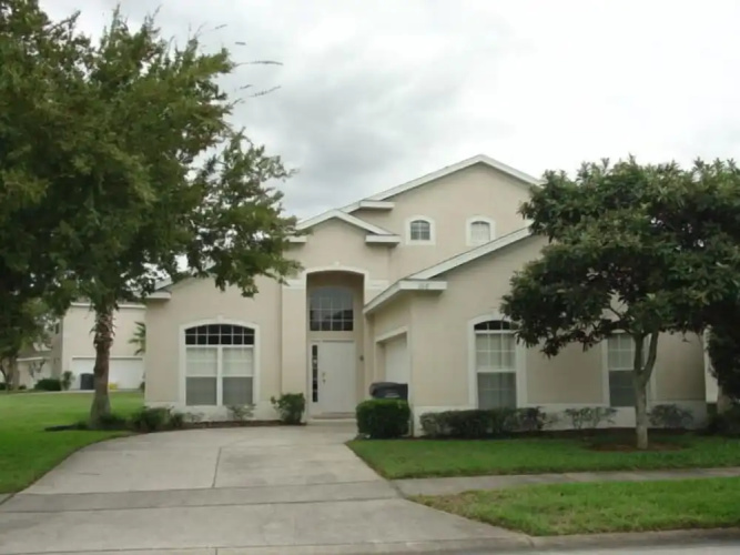 Ahr208 - Hampton Lakes - 5 Bed 3 Baths Villa
