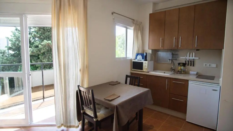 Skol 329 – Spacious Beachfront Studio with Sea Views