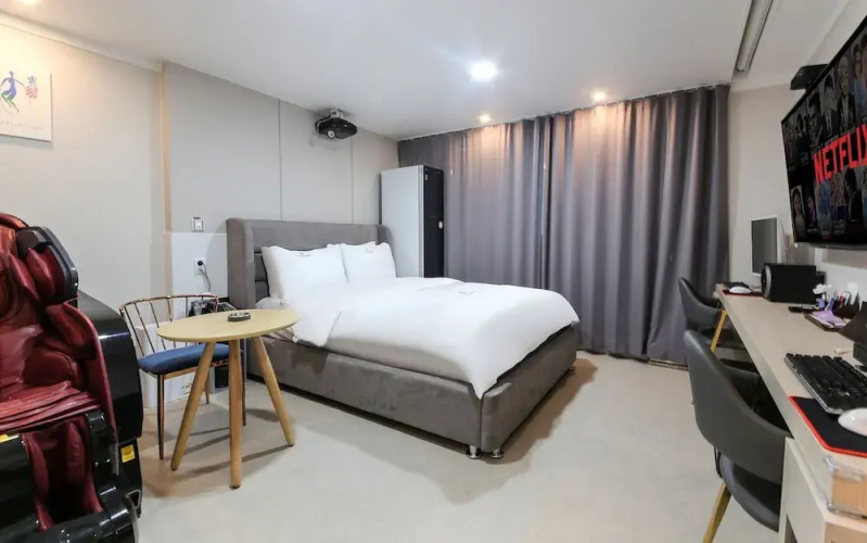 Continew Hotel