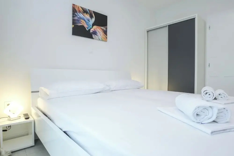 Tomana B Apartments