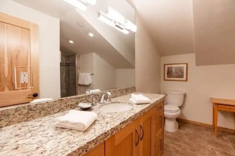 Condo with Hot Tub Free Garage Parking by RedAwning