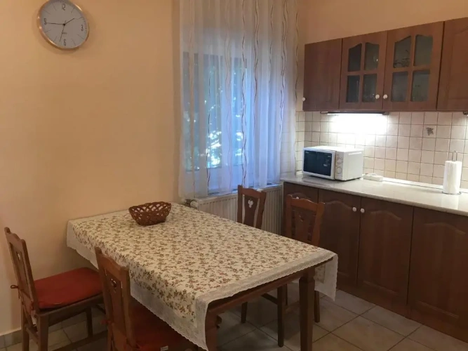 3 Bedrooms Apartment