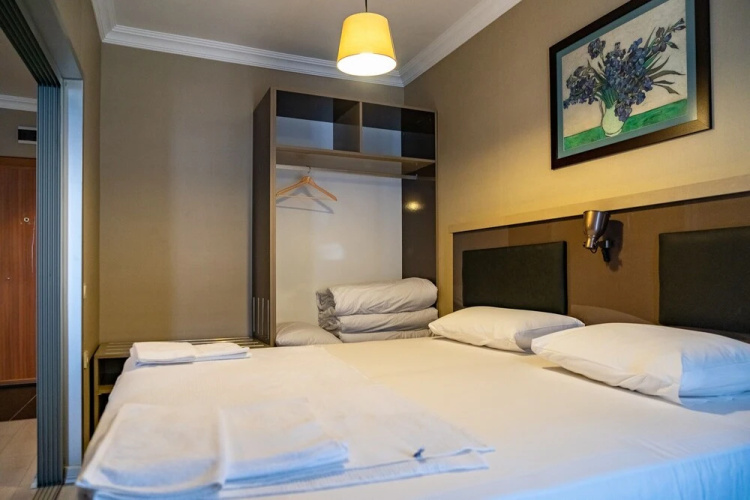 Maidos Hotel & Suites