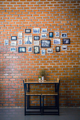 YOLO Chic House