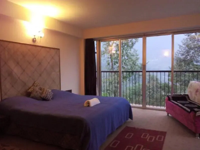 Maya Baas Hotel
