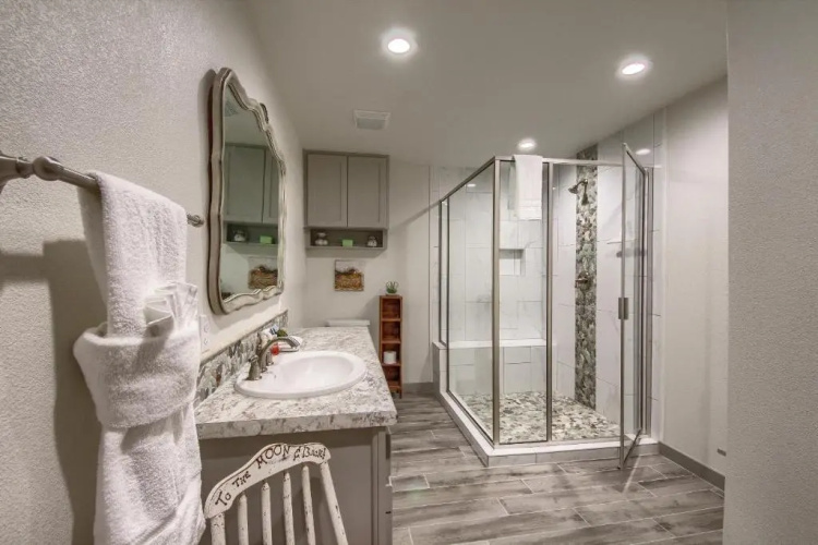 Down River Haus Ld 727 Home