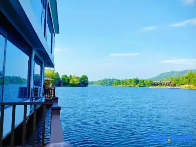 Mulan Qihu Homestay