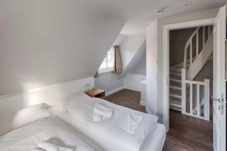 Rantum Dorf - Ferienappartments im Reetdachhaus 1& 2