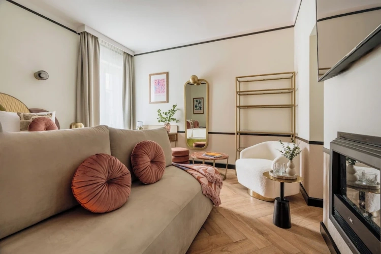Comfort room