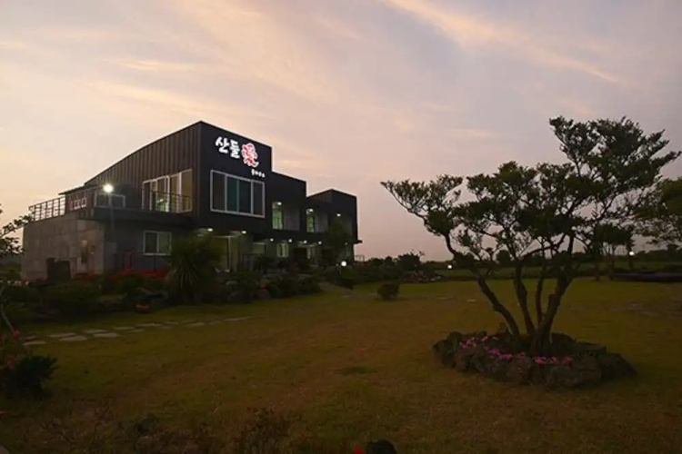 Seogwipo Sandule Pool House Pension