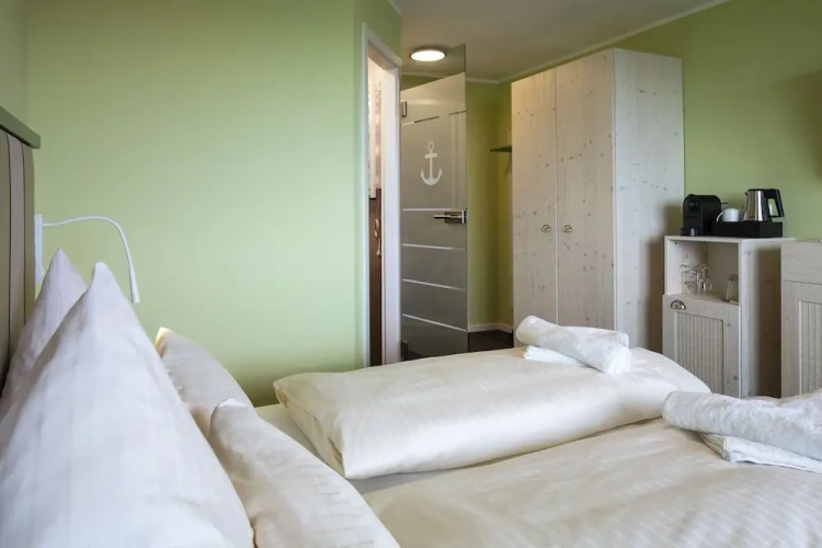 Standard Double room with balcony and with lake view