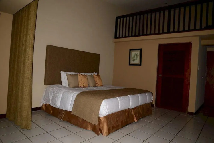Rainforest & Ocean View Inn At Carabali