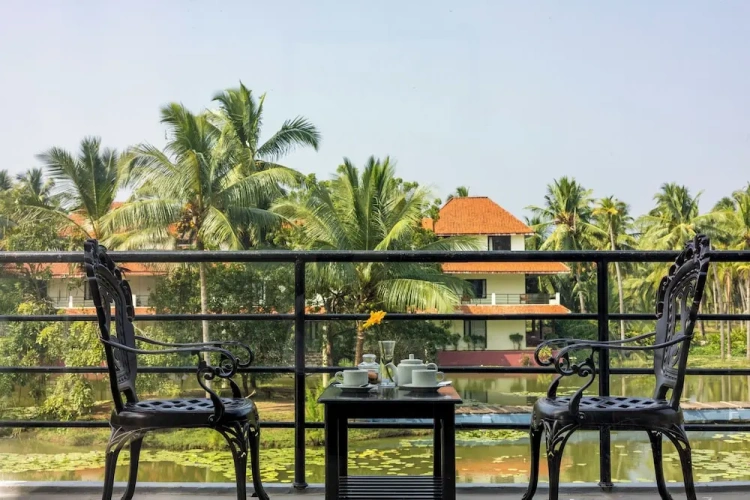 Privilege Suite with water view