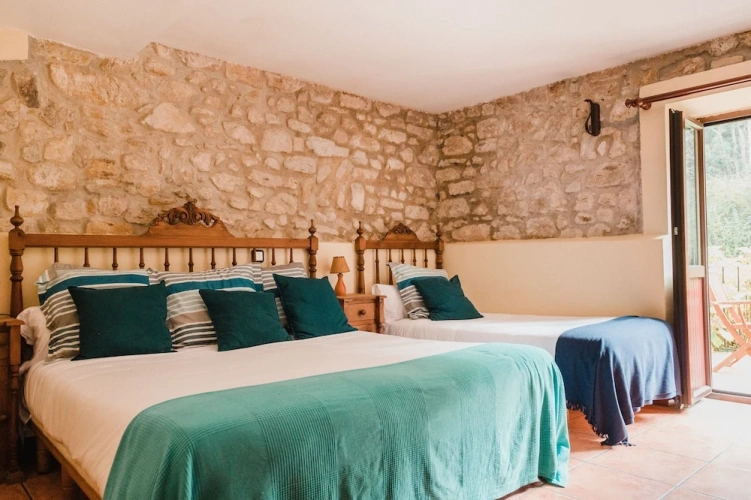 Standard Triple room