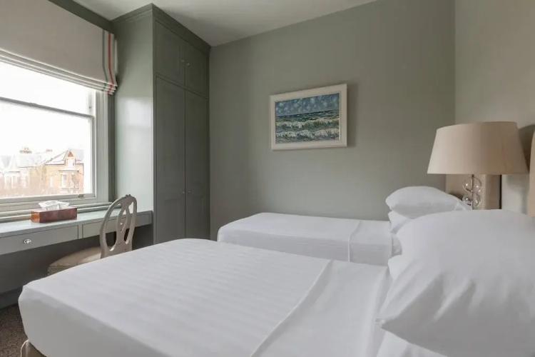 Granard Road by Onefinestay
