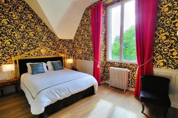 Royal room