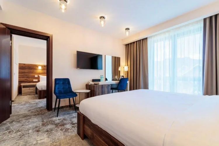 River Hotel & Spa