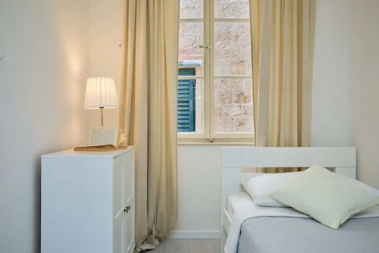 3 Bedrooms Apartment