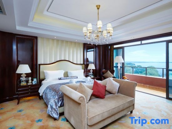 Deluxe Double Suite