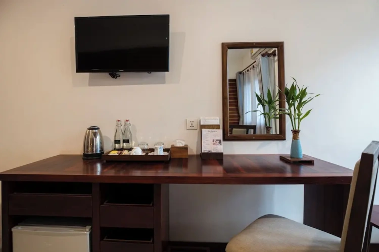 1 Bedroom Deluxe Double room with balcony and with pool view