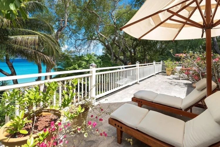 4 Bedrooms Villa