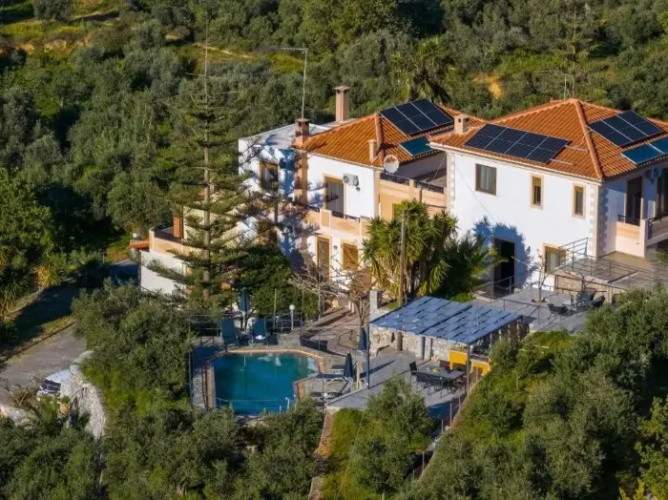 Chrisiis Villa