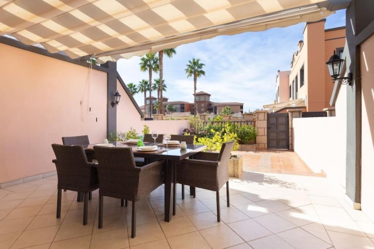 3 Bedrooms Villa