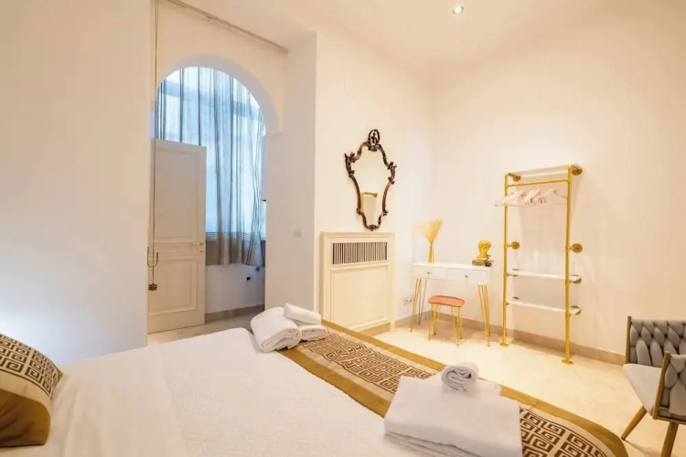 The One, Luxury Seaview With Piano