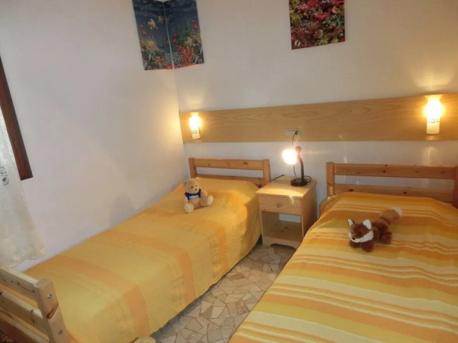 Adorable Villa for 8 People Close to the sea