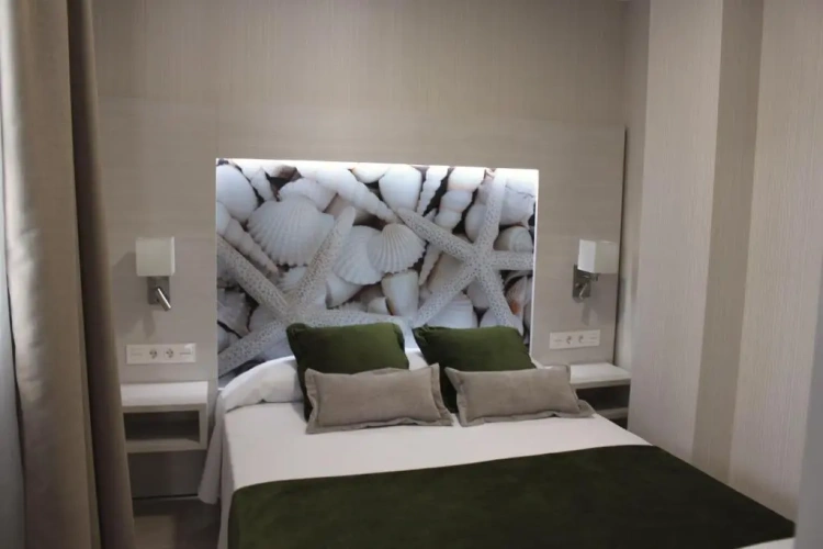 1 Bedroom Apartment with street view