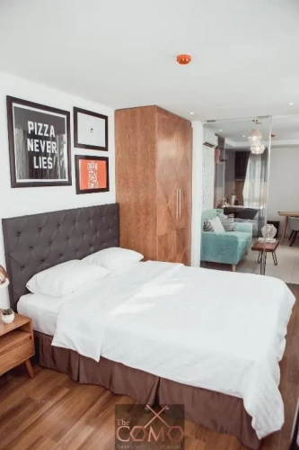 Suite with city view