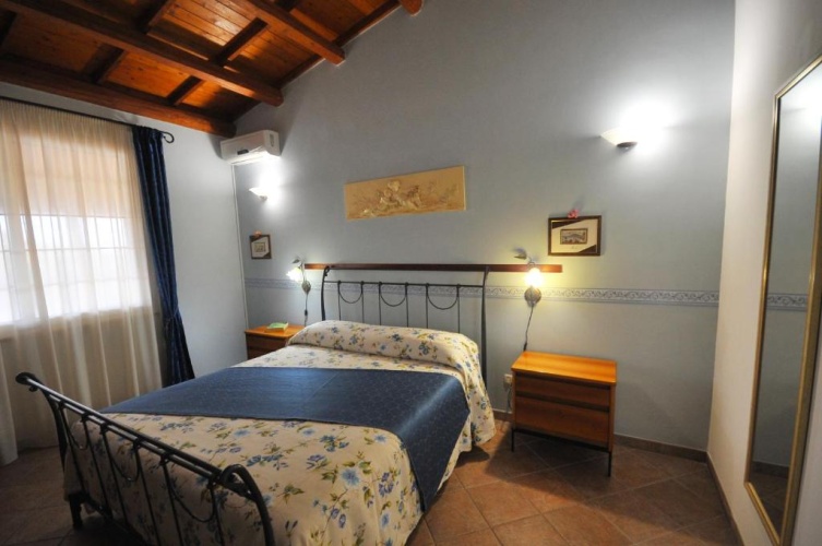 Standard Double room with pool view