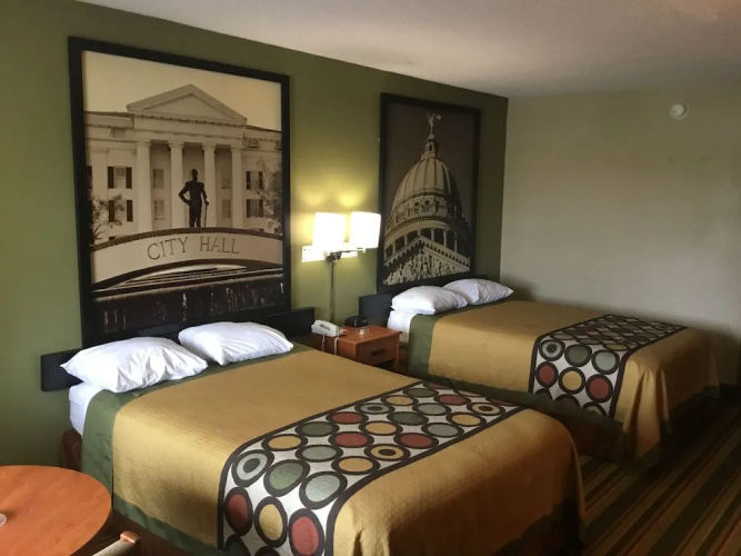 Super 8 Meridian
