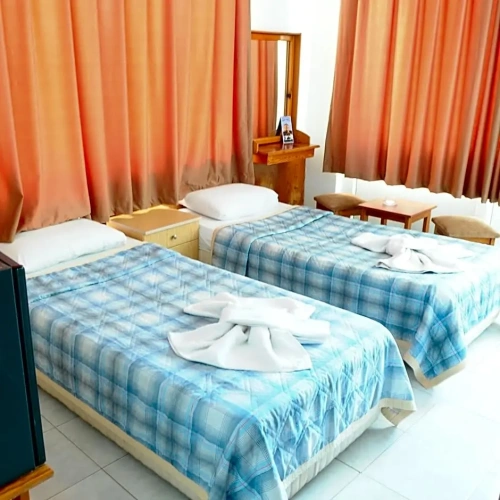 Standard Triple room with pool view