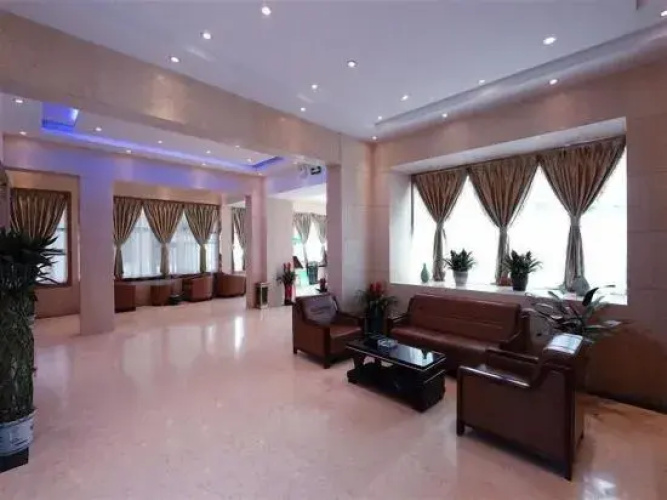 Holiday Inn Shanghai Viberly