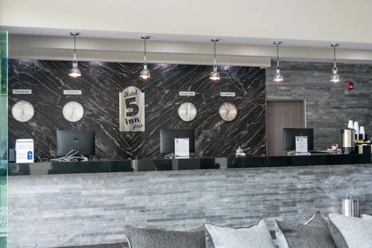 Hotel 5 Inn Plus