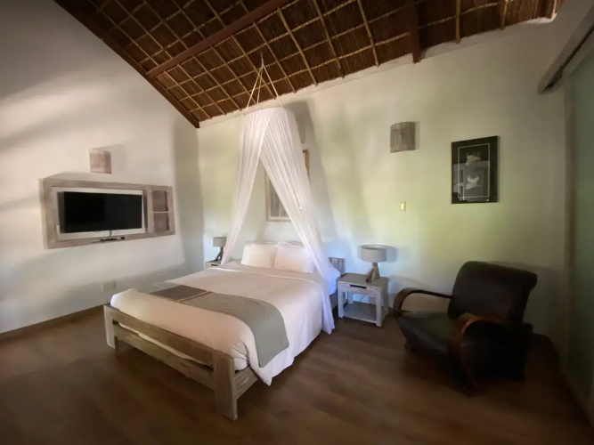 4 Bedrooms Family Villa